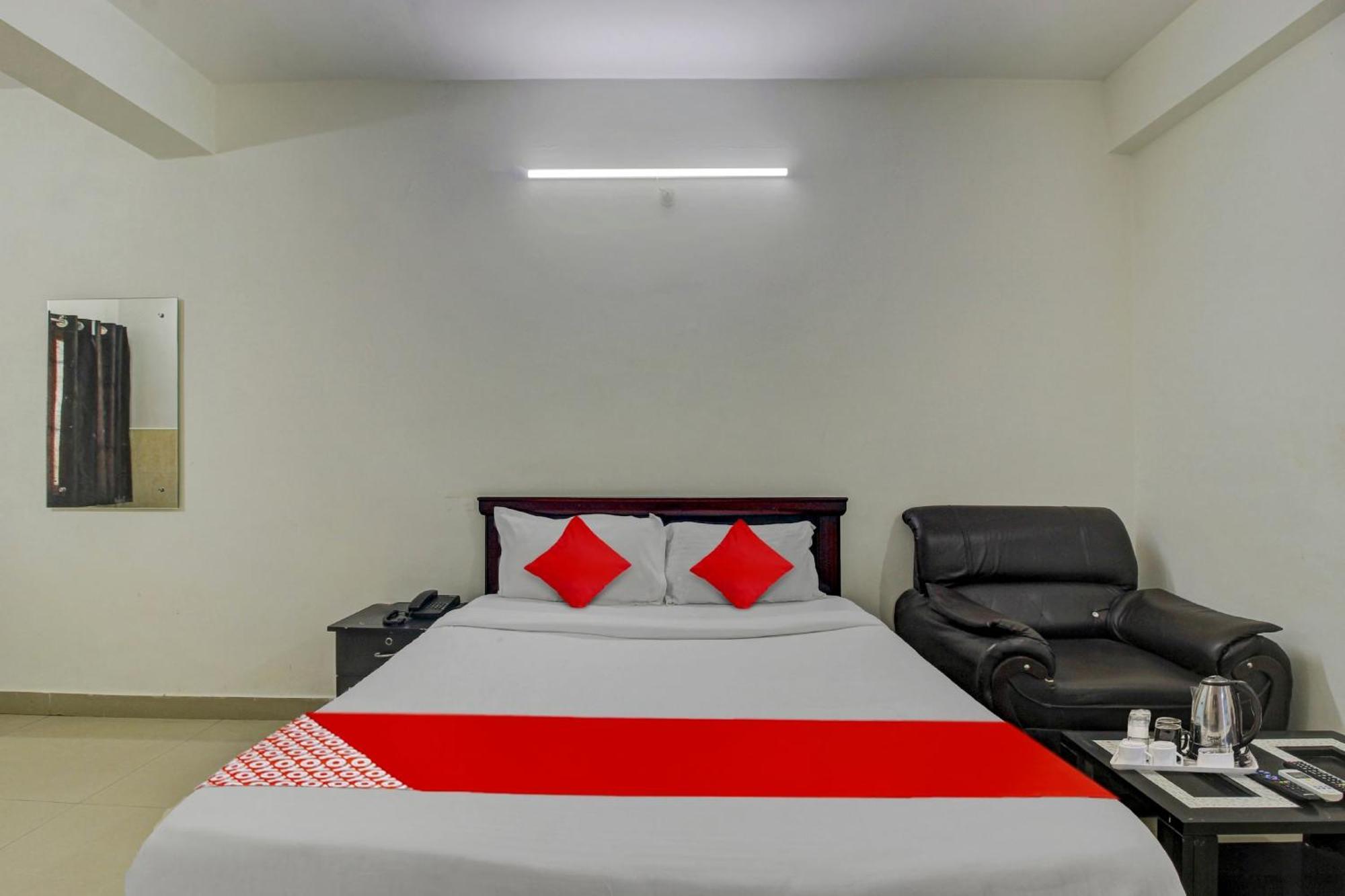 Hotel O Stay U Like Hotel'S Hyderabad Exterior foto